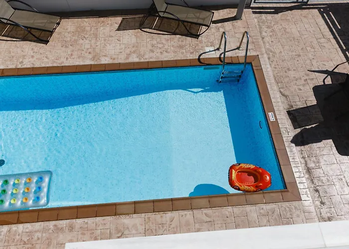 Nissini Villa Aya Napa