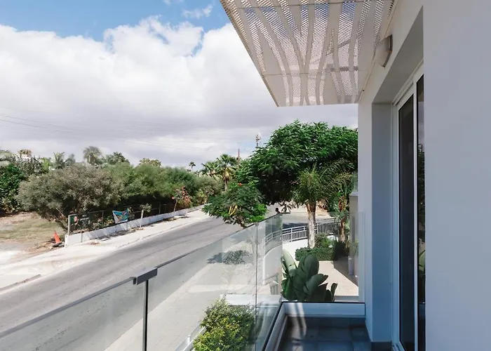 Villa Nissini Aya Napa